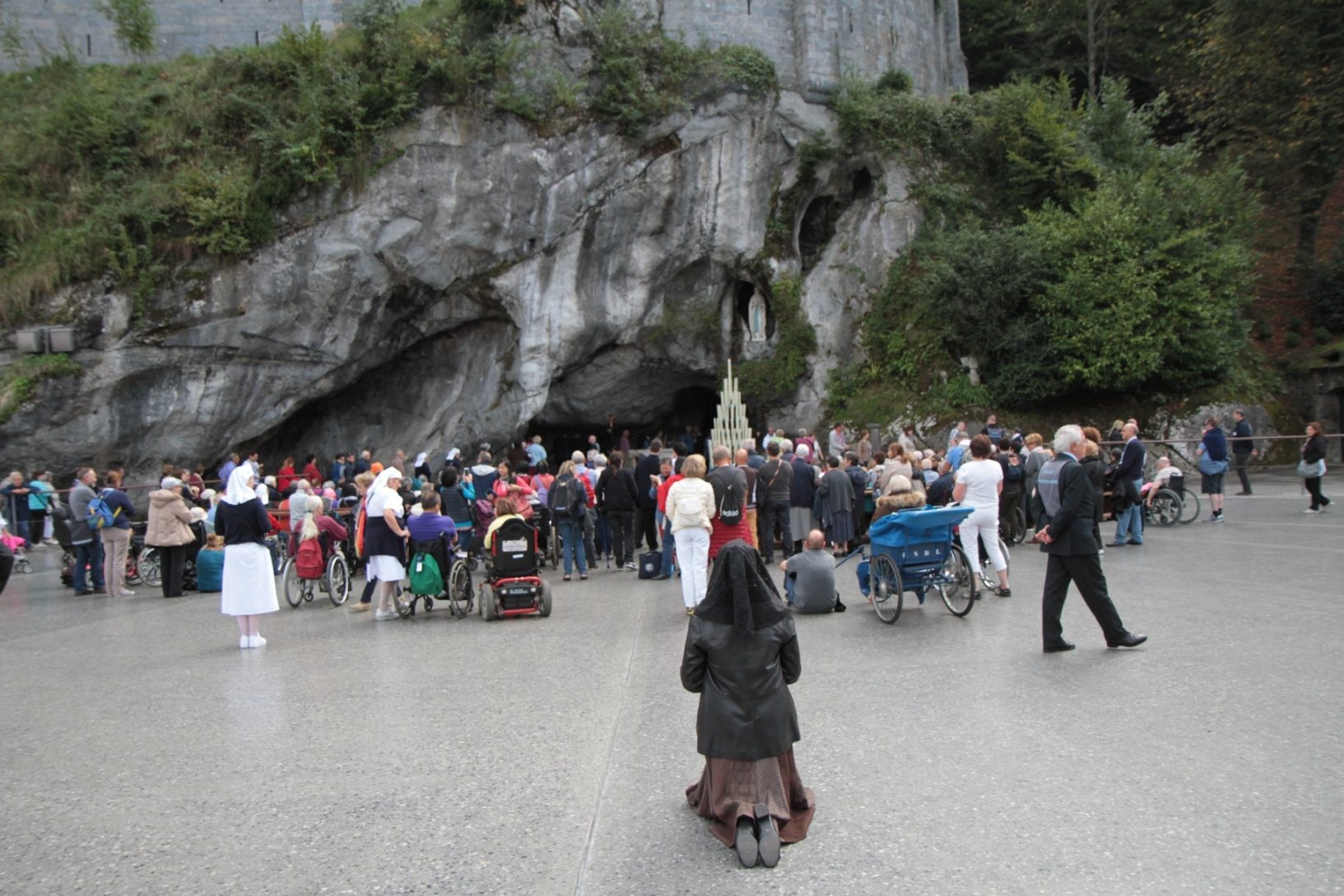 Sanctuaires%20de%20Lourdes%2C%20Lourdes%20-%2003.JPG