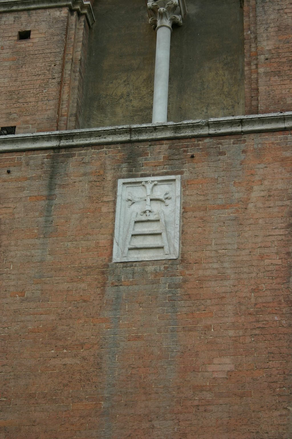 Santa%20Maria%20della%20Scala%2C%20Siena%2C%20Italy%20-%2013.JPG