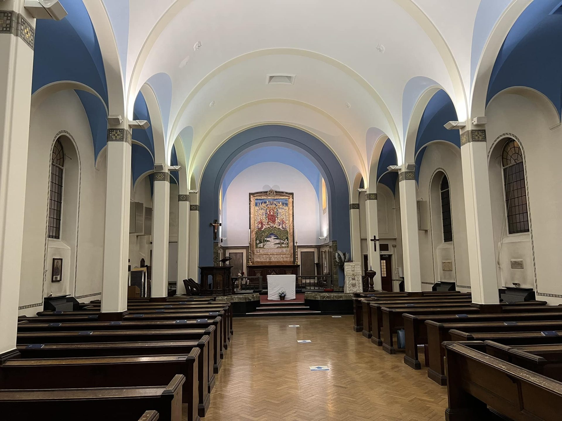 St Luke's Chapel, King's College Hospital, London (by Adrian Thomas) (2).jpg