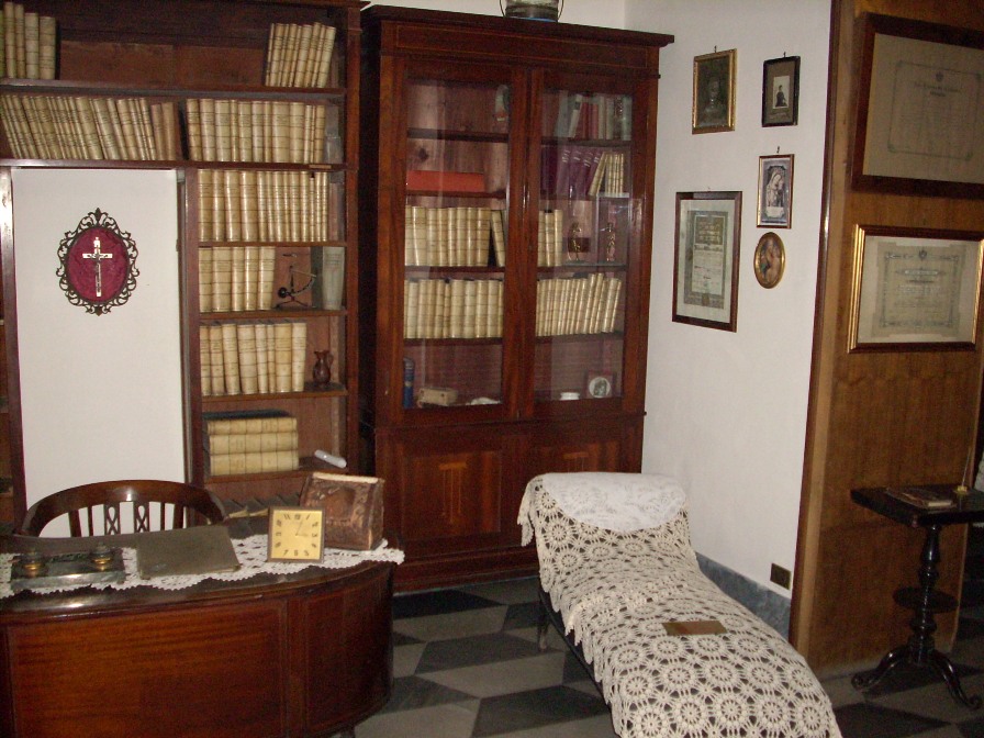 Stanze%20Moscati%2C%20Ges%C3%B9%20Nuovo%2C%20Naples%20-%2006.JPG