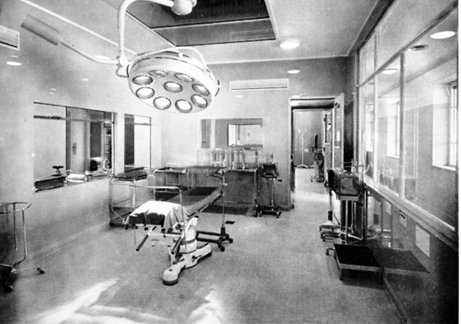 Surgical%20Clinic%20Pietro%20Valdoni%2CRome%20%285%29.jpg