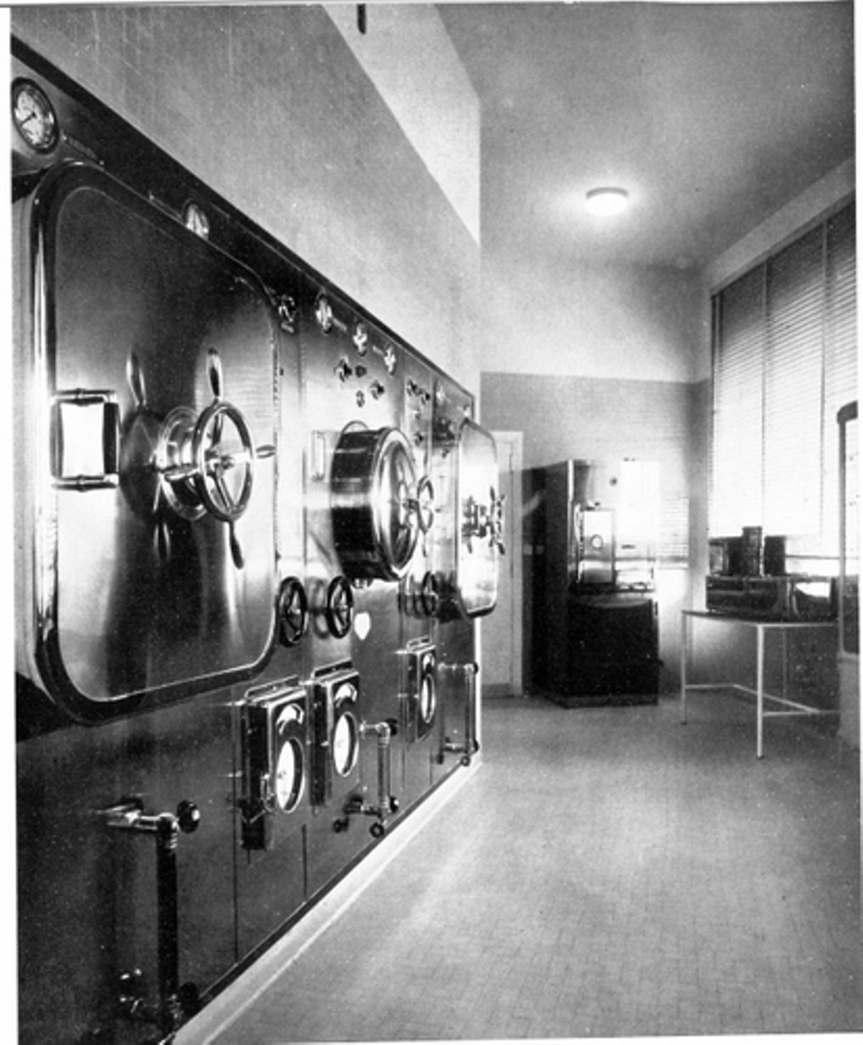Surgical%20Clinic%20Pietro%20Valdoni%2CRome%20%286%29.jpg