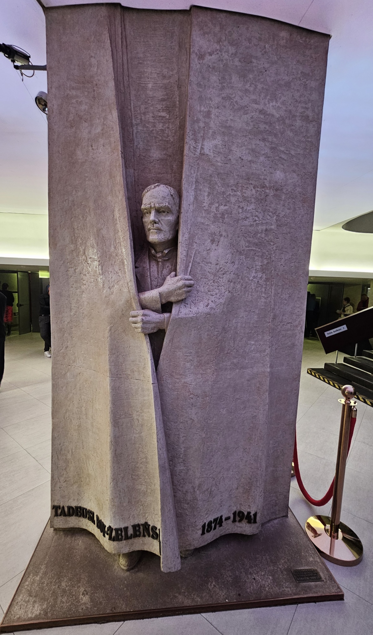 Tadeusz Boy Żeleński's monument, Bagatela Theatre, Krakow (1).jpg