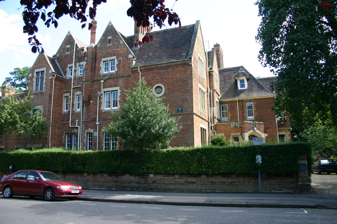 Osler-McGovern Centre, Oxford, UK - 01.JPG