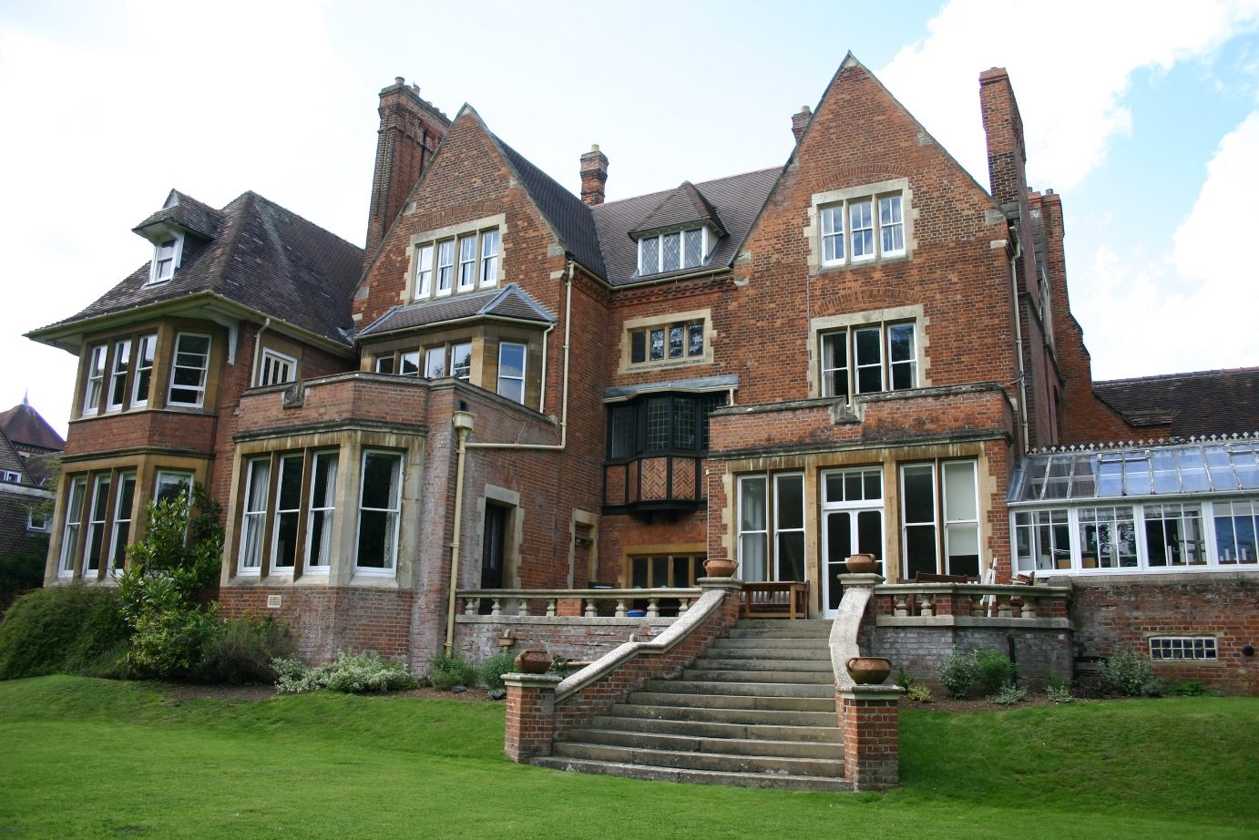 Osler-McGovern Centre, Oxford, UK - 04.JPG